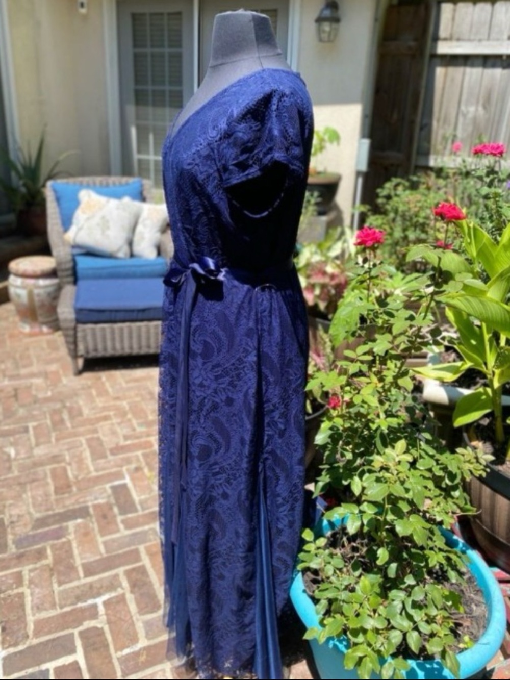 Navy Blue Lace V-Neck Maxi Evening Gown Dress with Satin Waist Tie 22/24 - Picture 5 of 10